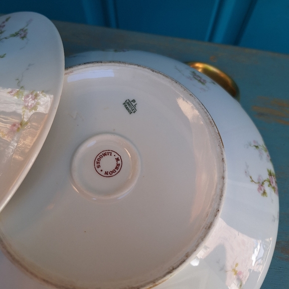 Limoges France Serving Bowl with Lid Pink Roses Gold Leaf Casserole Dish - Picture 9 of 15